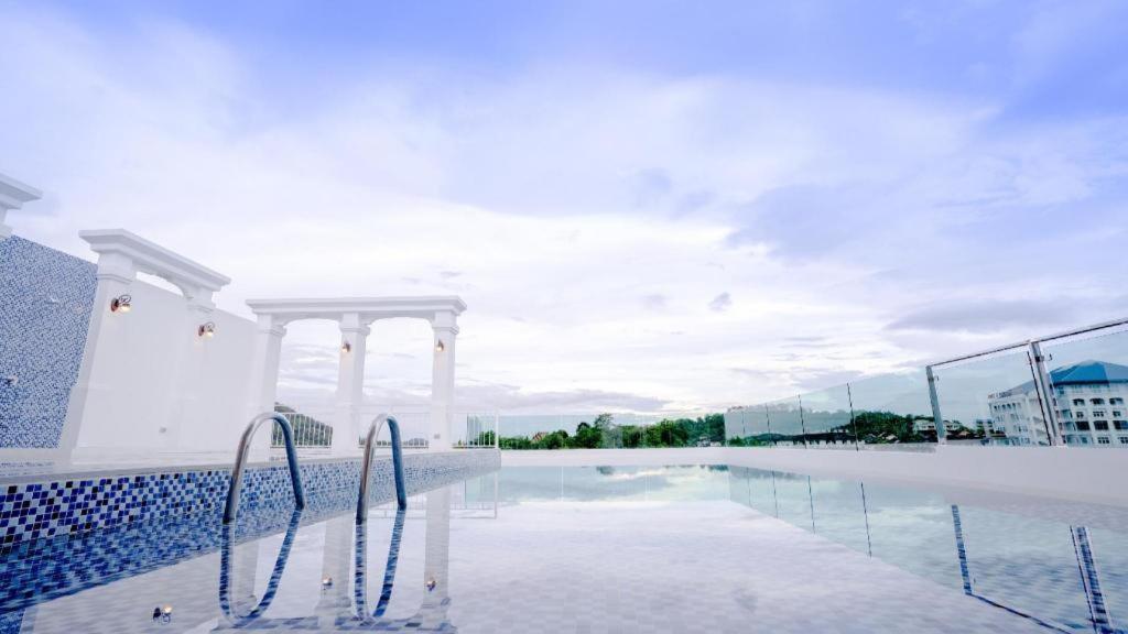 B2 Phuket Premier Hotel Patong Экстерьер фото