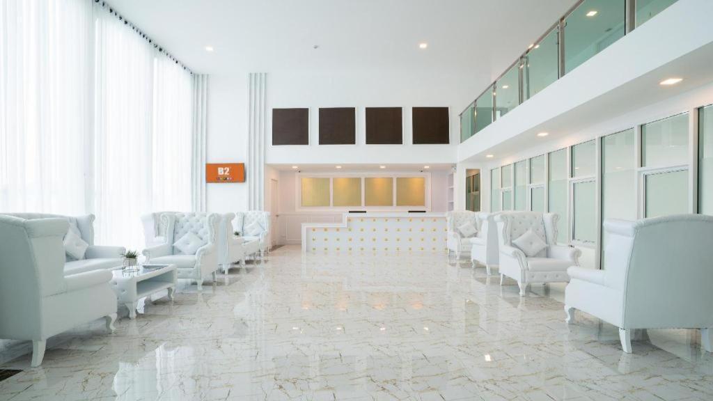 B2 Phuket Premier Hotel Patong Экстерьер фото
