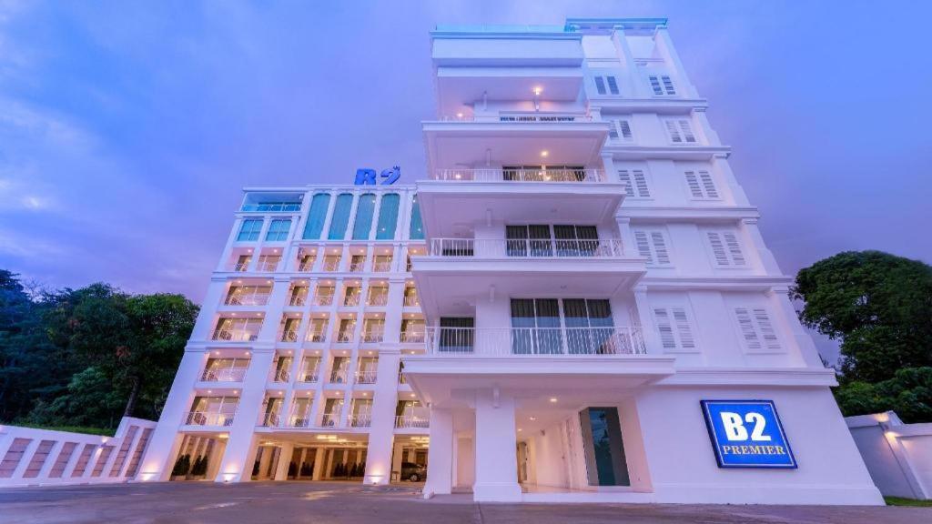 B2 Phuket Premier Hotel Patong Экстерьер фото